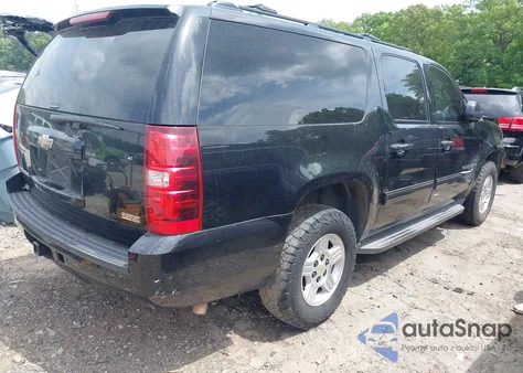 2010 Chevrolet Suburban 1500 Lt1 z USA, uszkodzony, nr VIN 1GNUCJE06AR138587